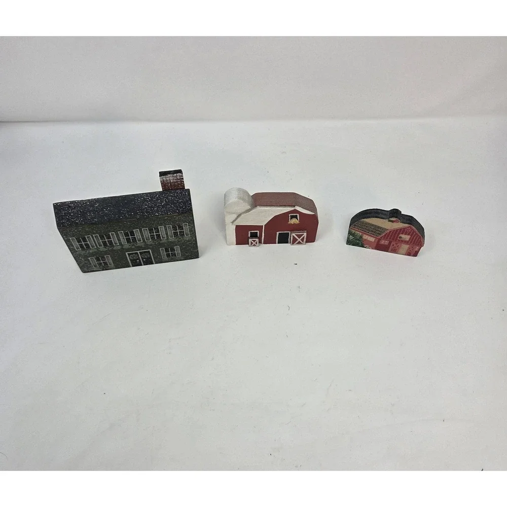 Holiday Decor Church House Barn Farmhouse Lighted Christmas Village Lot Of 3